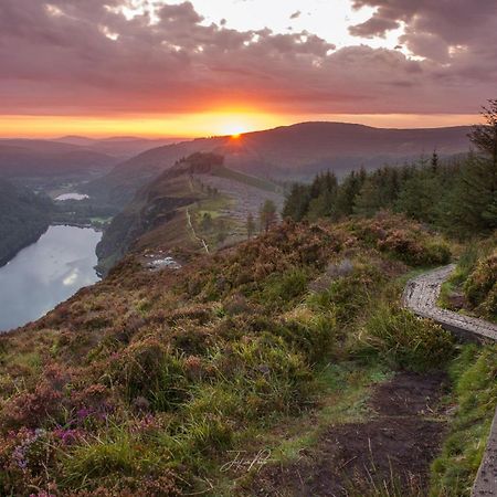 Glendalough International Youth Hostel Лара Экстерьер фото