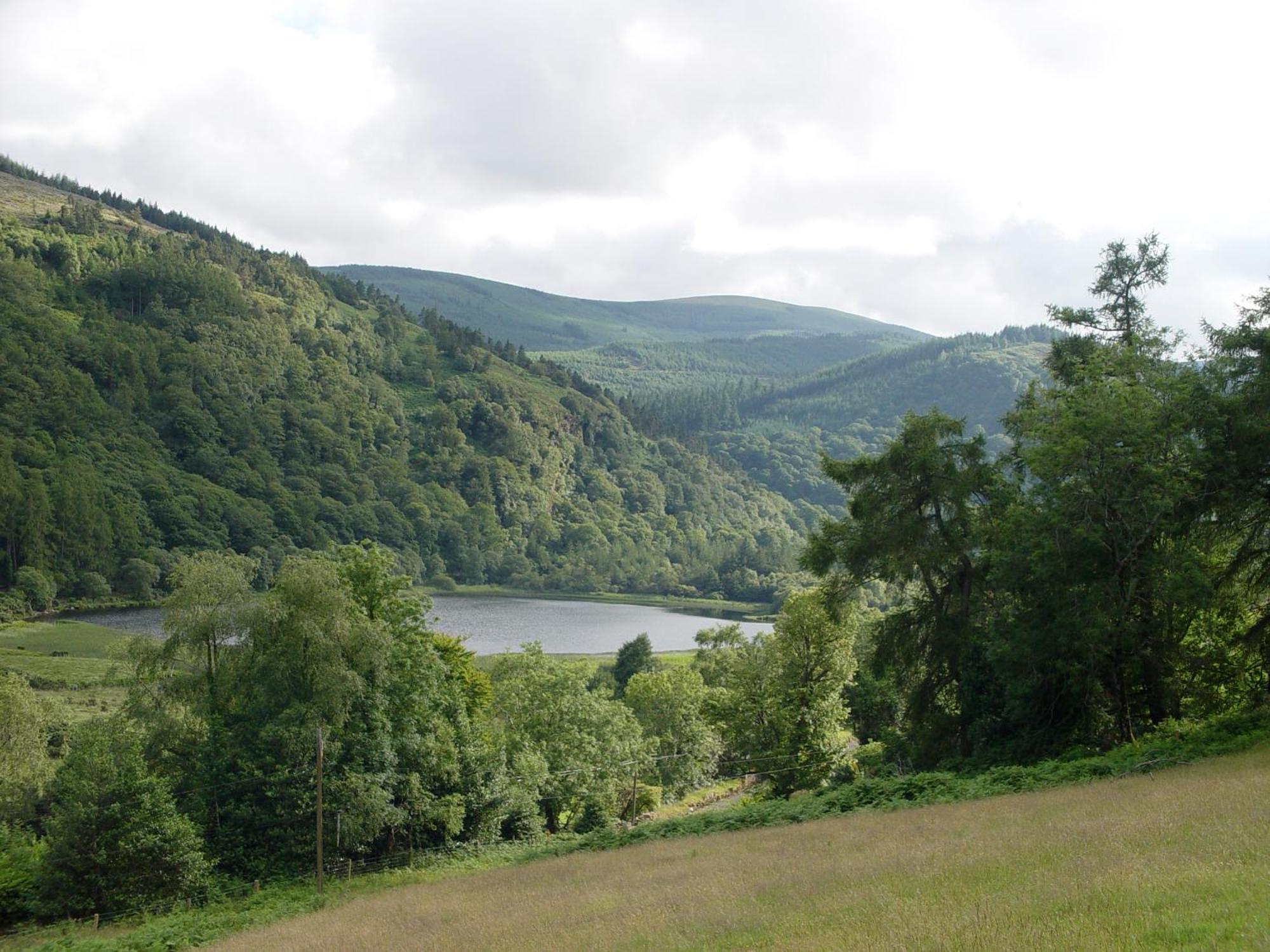 Glendalough International Youth Hostel Лара Экстерьер фото The Blackwater Valley