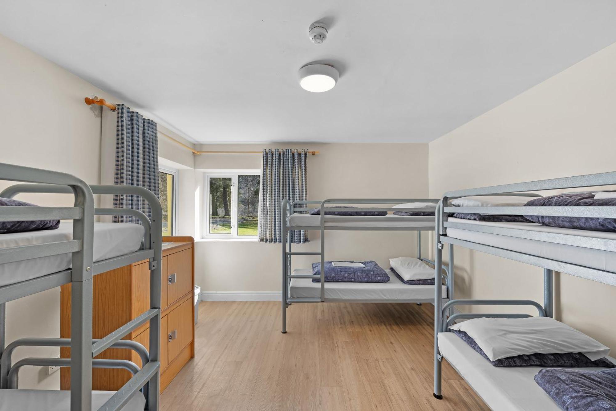 Glendalough International Youth Hostel Лара Экстерьер фото