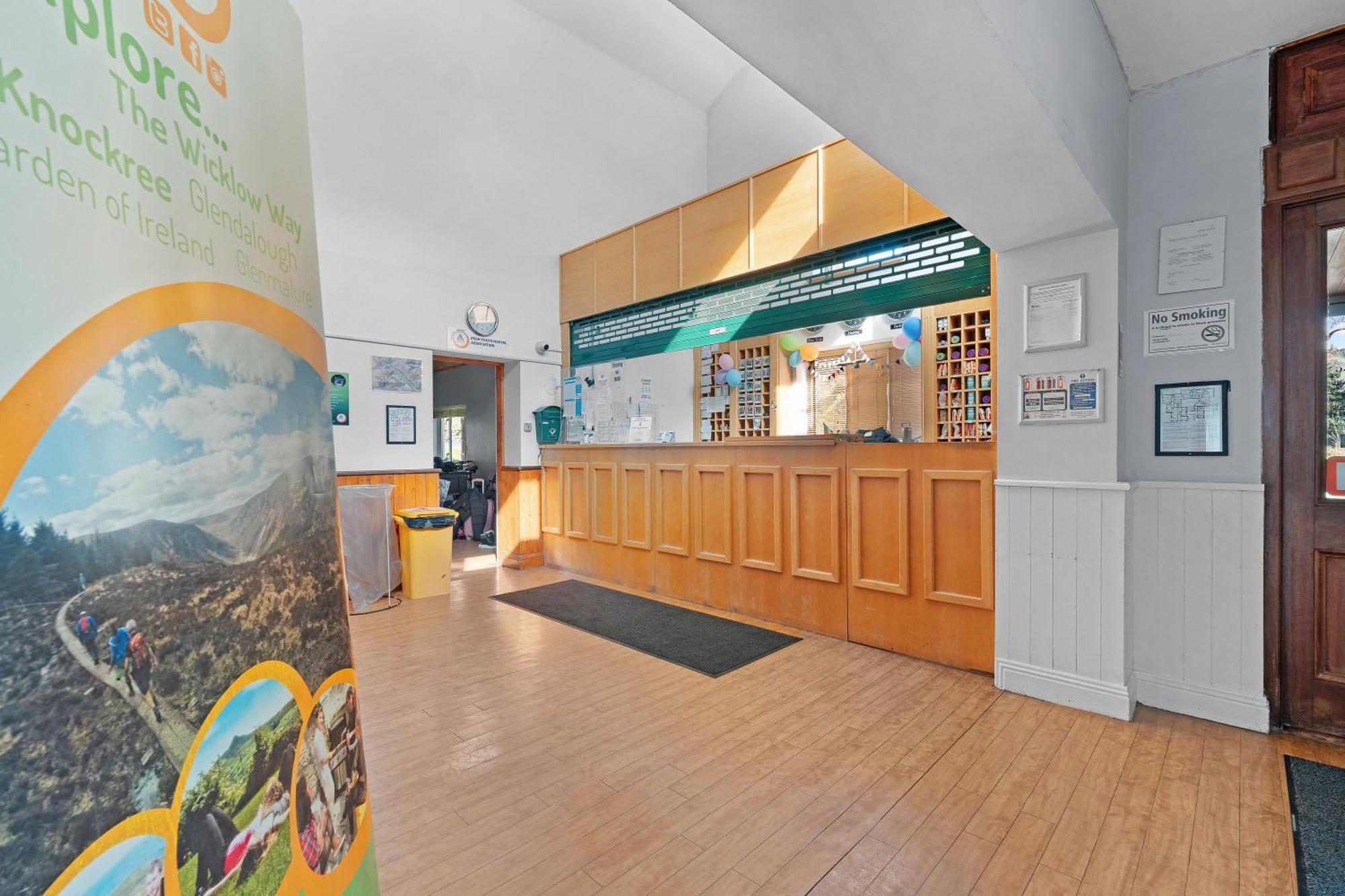Glendalough International Youth Hostel Лара Экстерьер фото