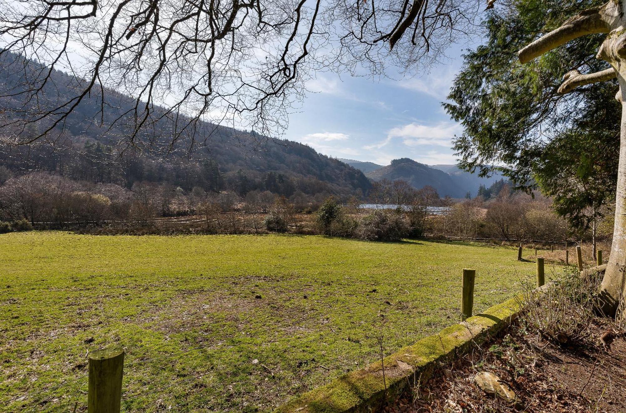 Glendalough International Youth Hostel Лара Экстерьер фото