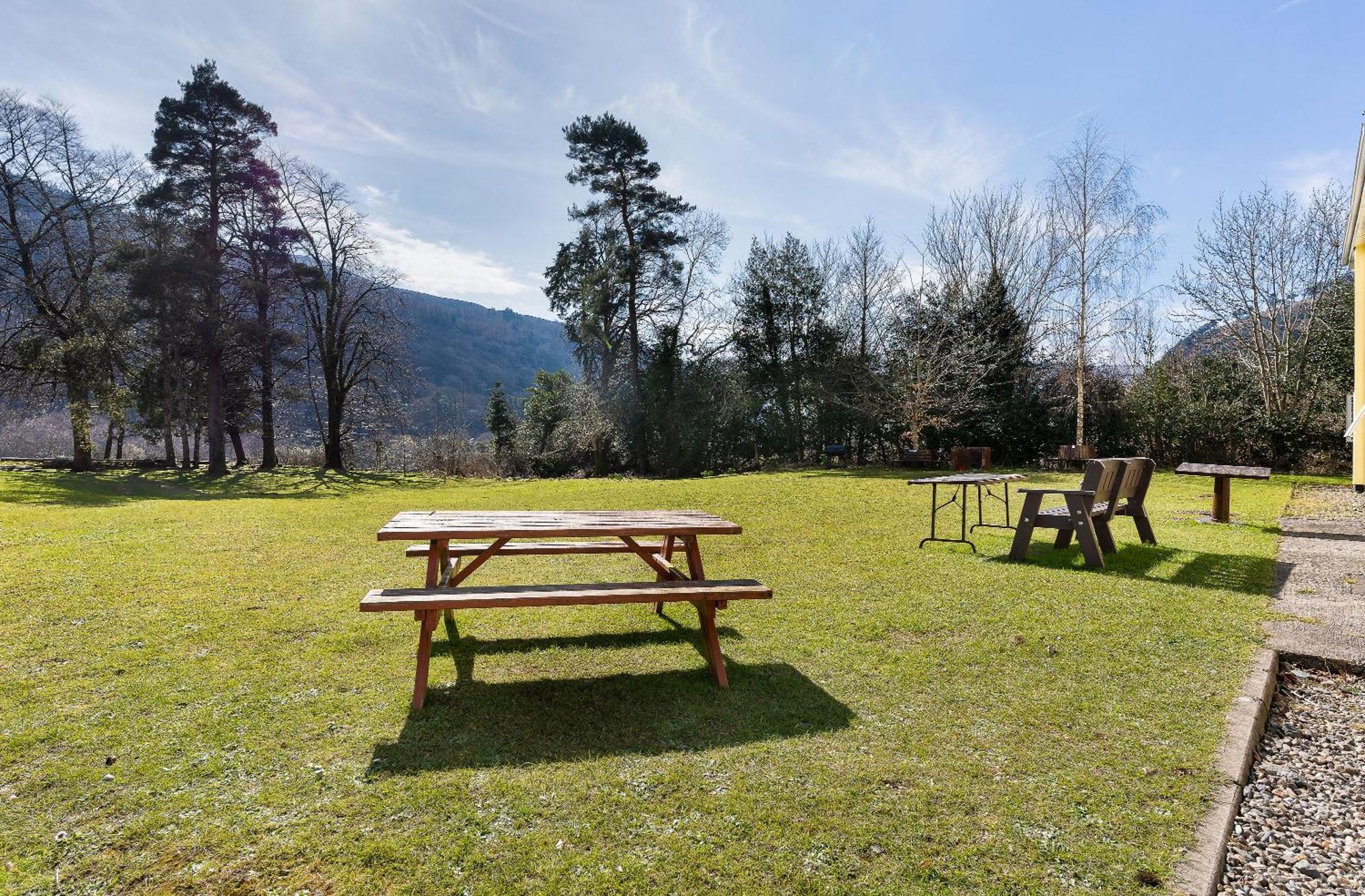 Glendalough International Youth Hostel Лара Экстерьер фото