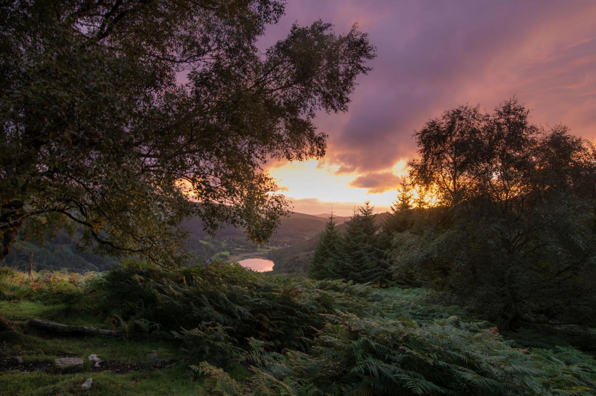 Glendalough International Youth Hostel Лара Экстерьер фото