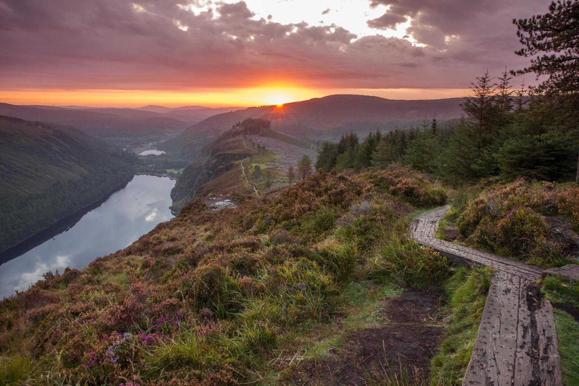 Glendalough International Youth Hostel Лара Экстерьер фото