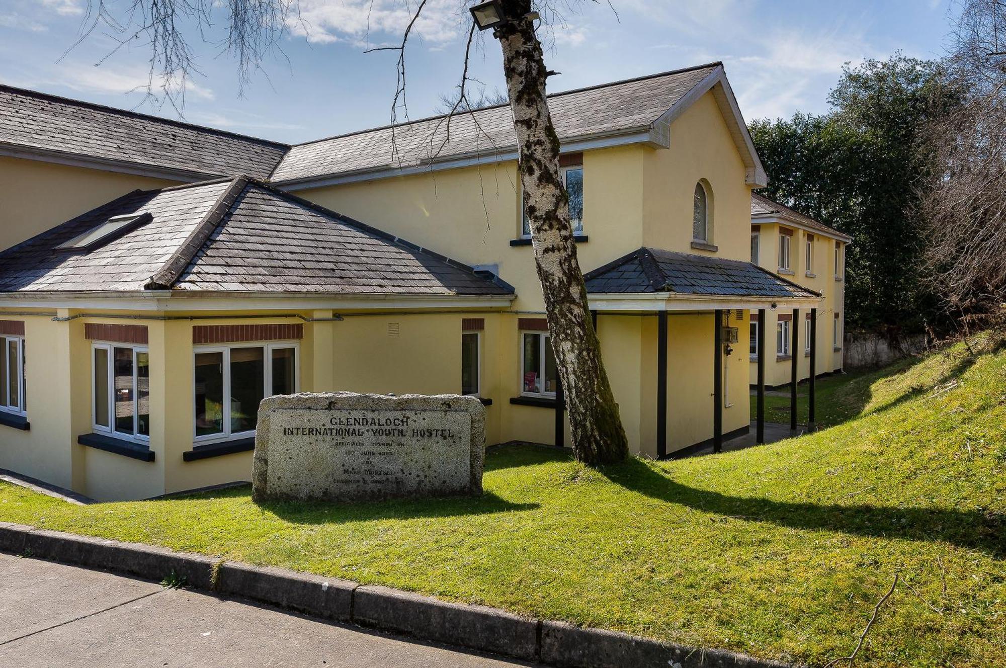Glendalough International Youth Hostel Лара Экстерьер фото