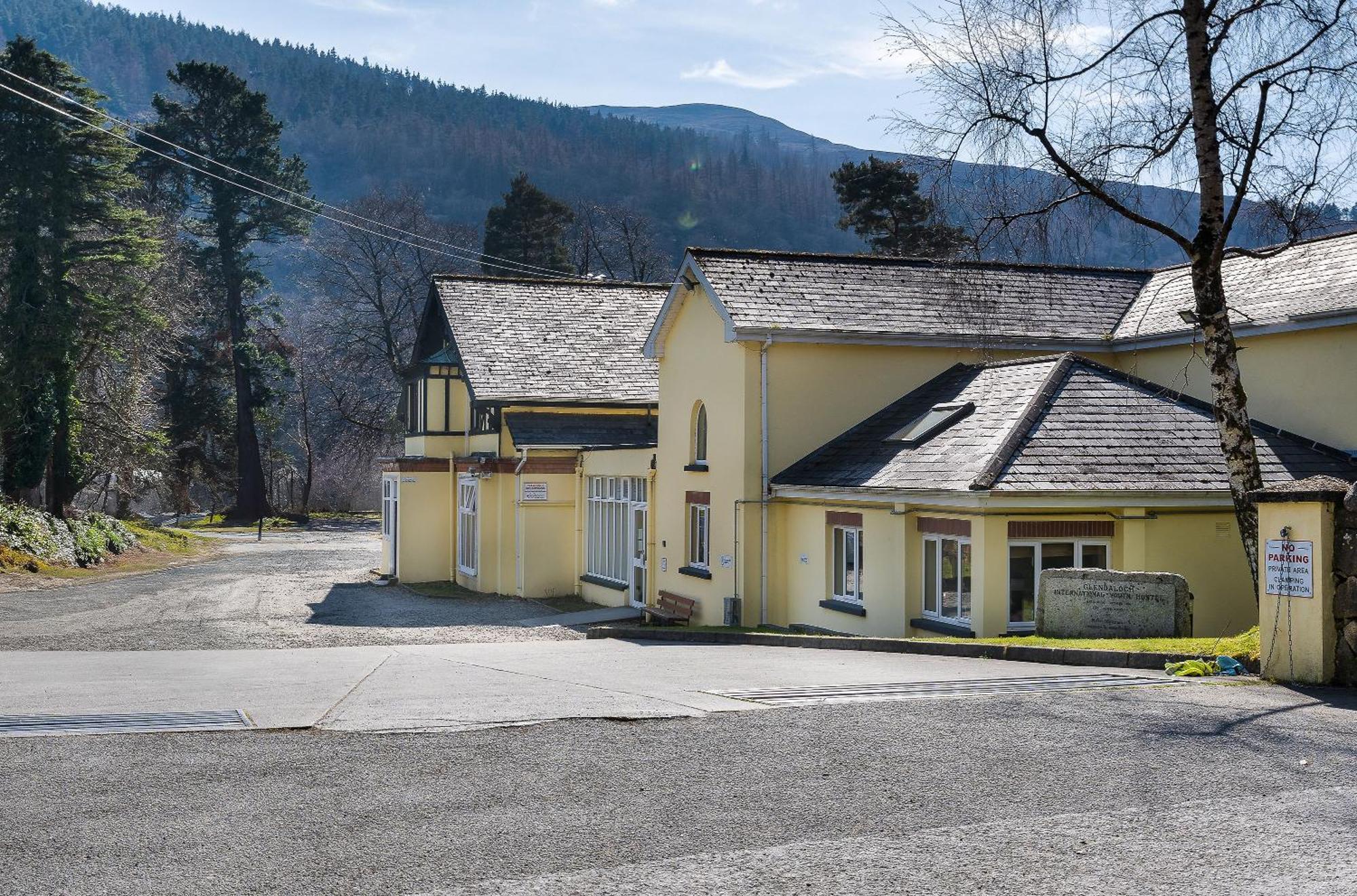 Glendalough International Youth Hostel Лара Экстерьер фото
