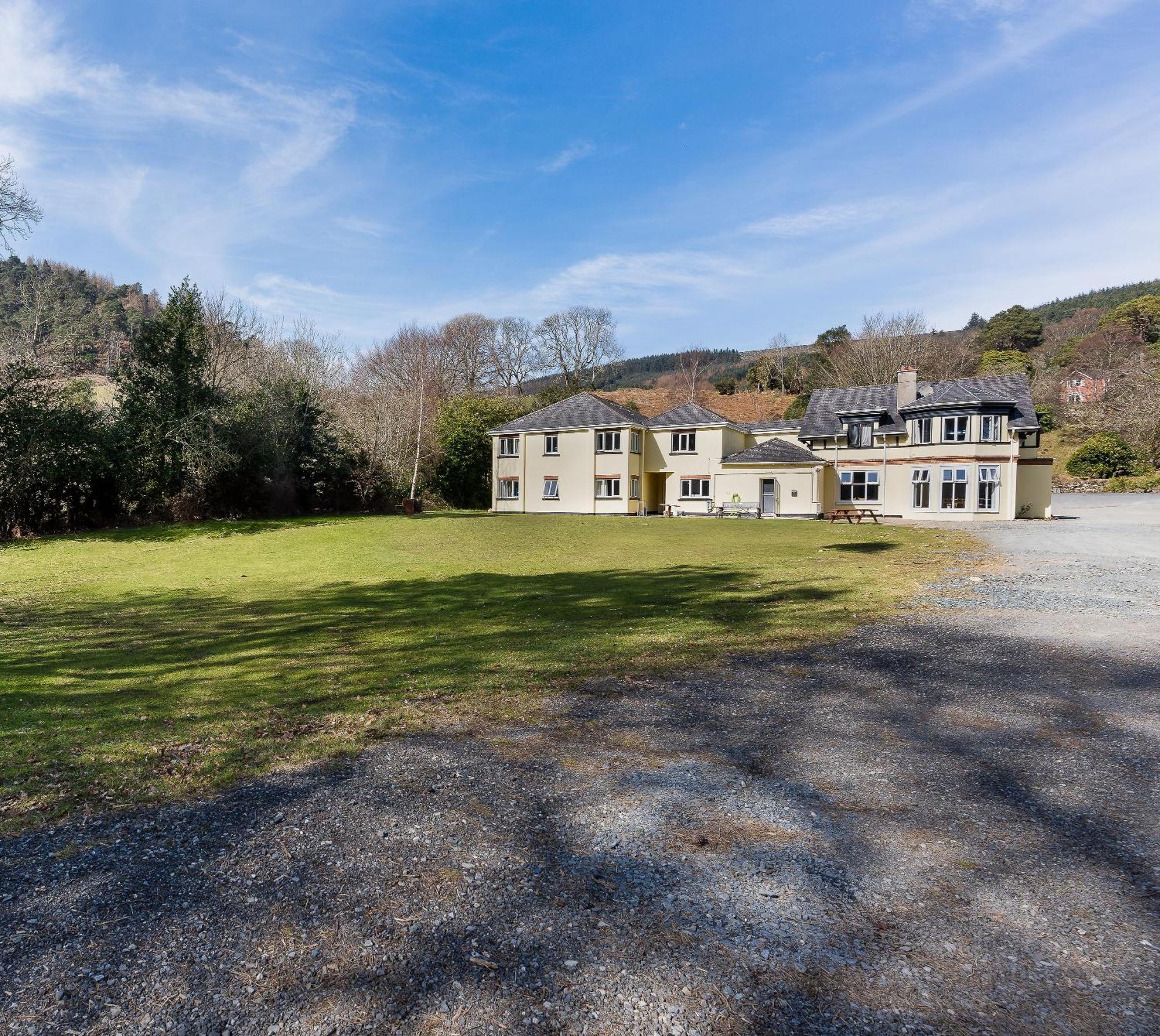 Glendalough International Youth Hostel Лара Экстерьер фото