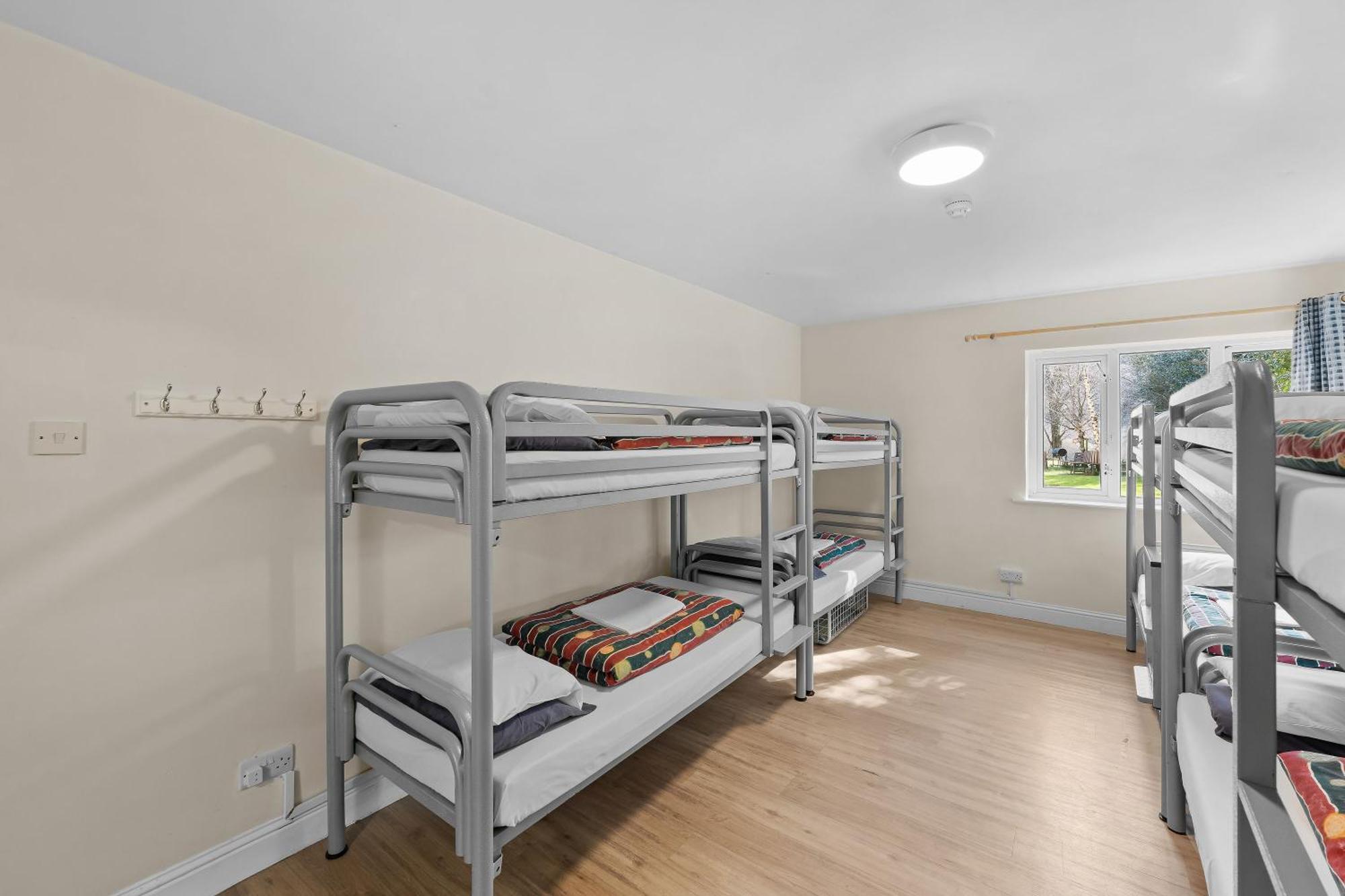 Glendalough International Youth Hostel Лара Экстерьер фото